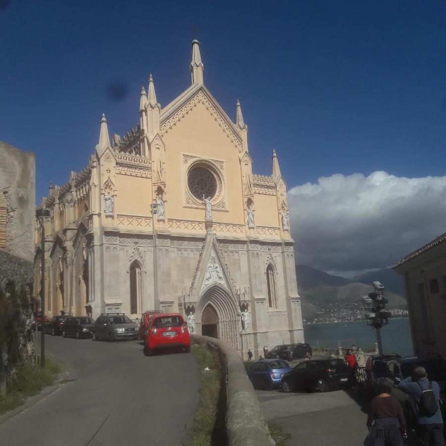 La Rosa Dei Venti Villa Гаета Екстериор снимка